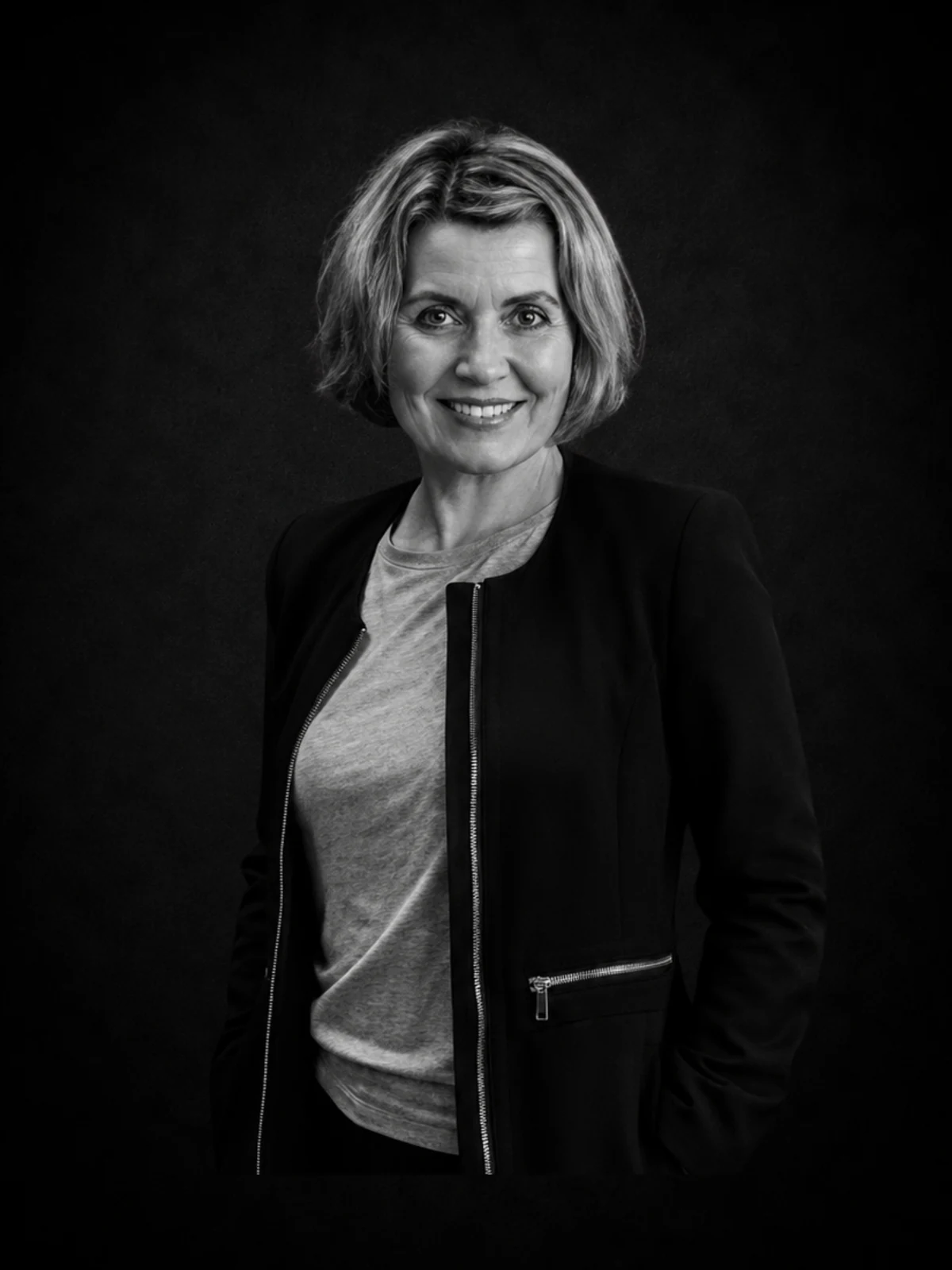 Portrait of artist Catrin Wifling.